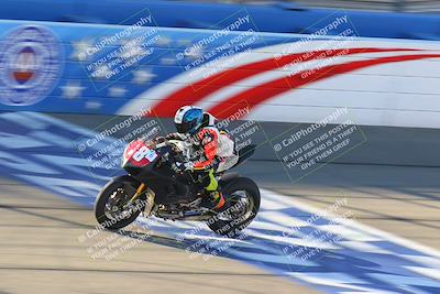 media/Jan-21-2022-Fastrack Riders (Fri) [[90b5309cc6]]/Level 4/Session 1 Front Straight/